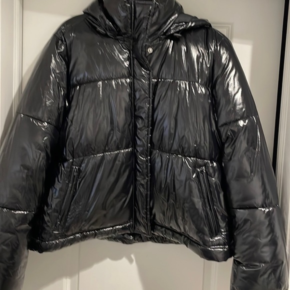 Gap Upcycled Cropped Midweight Puffer Jacket - Picture 3 of 5